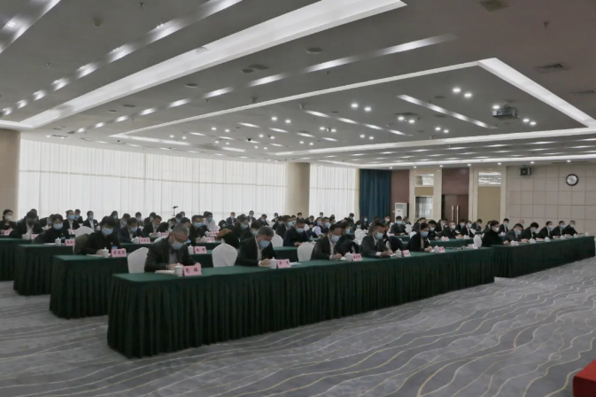 公海彩船集团、温泉集团举办贯彻落实市第十三次党代会精神宣讲报告会(图3)