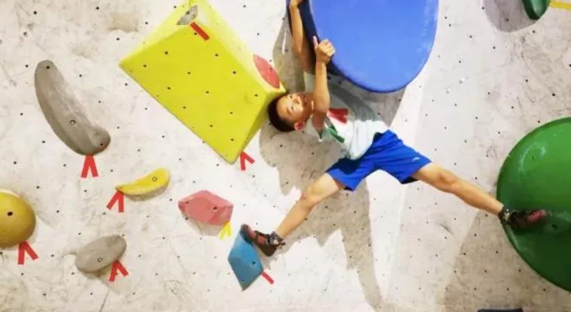 烁石攀岩入驻公海彩船商业，让娃尽情飞檐走壁，刺激