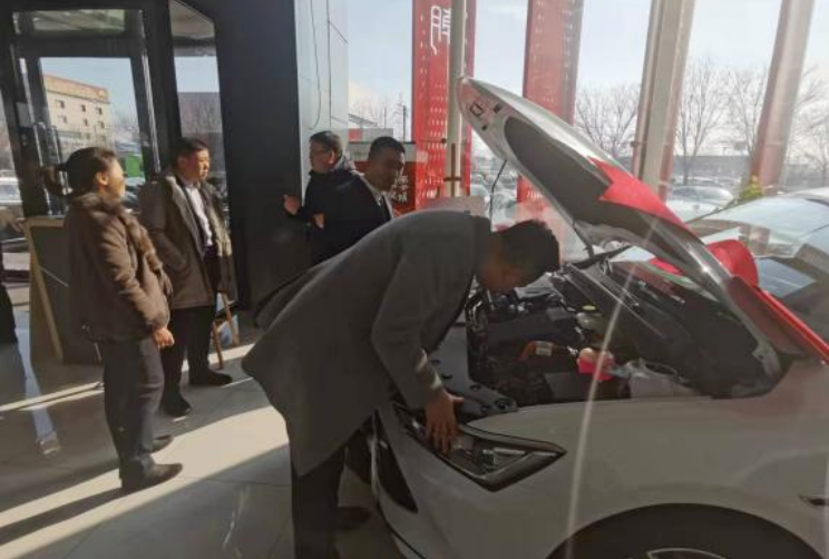 迎宾汽车公司走访新能源车企，寻求合作发展新模式