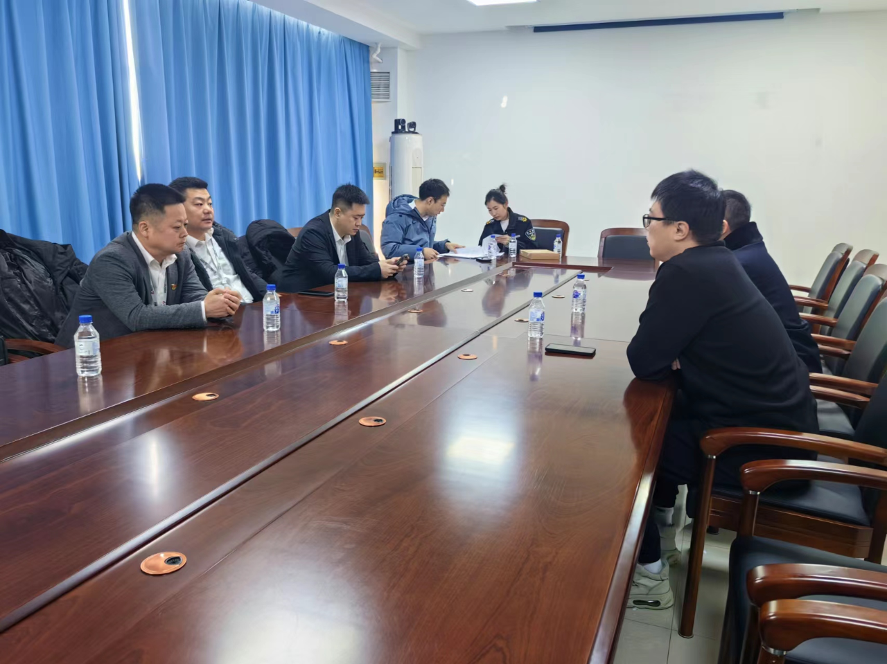 驰而不息纠“四风” 风清气正过佳节——公海彩船集团纪委开展节前纠“四风”监督检查工作